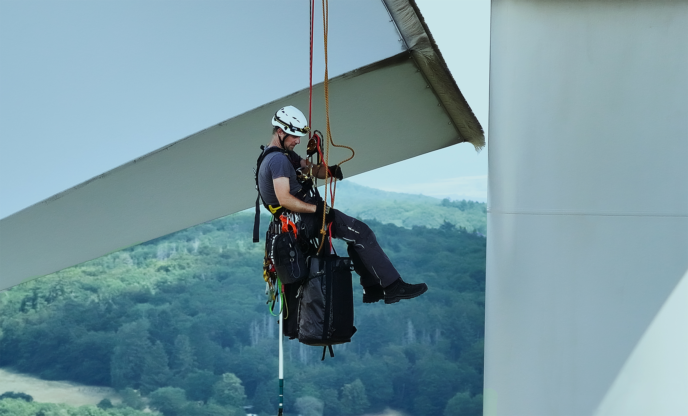 Betriebsführung bei der Arbeit am WIndrad